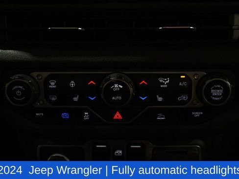 Used 2024 Jeep Wrangler Unlimited w/ Convenience Group AWD/4WD image 18