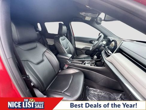 Used 2024 Jeep Compass Limited image 28