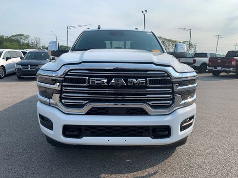 Used 2026 RAM 2500 Laramie AWD/4WD image 14