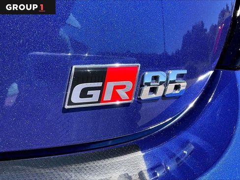Used 2022 Toyota GR86 w/ ALL Weather Mat Package (TMS) RWD image 32