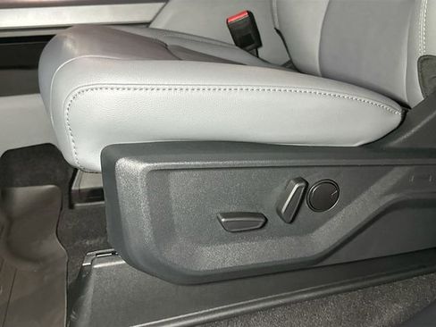 New 2025 Ford F150 Lightning Flash image 13