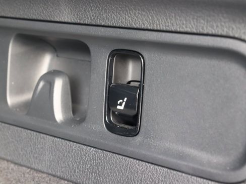 Used 2025 Mercedes-Benz GLC 300 GLC 300 image 10