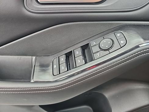 Used 2026 Nissan Rogue SV FWD image 26