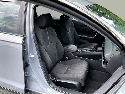 Certified 2025 Honda Accord Sport image 19