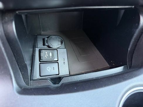 Used 2017 Toyota Camry XLE FWD image 24