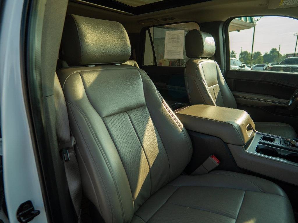 Used 2020 Ford Expedition Max XLT w/ Equipment Group 202A RWD image 35