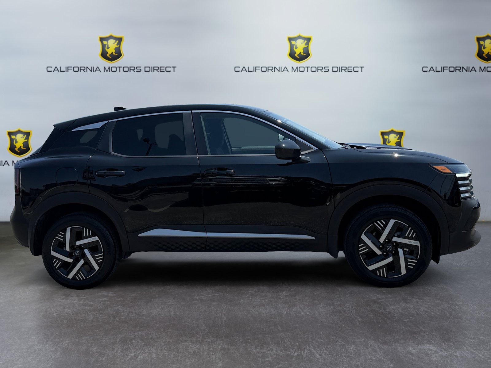 Used 2025 Nissan Kicks SV FWD image 6
