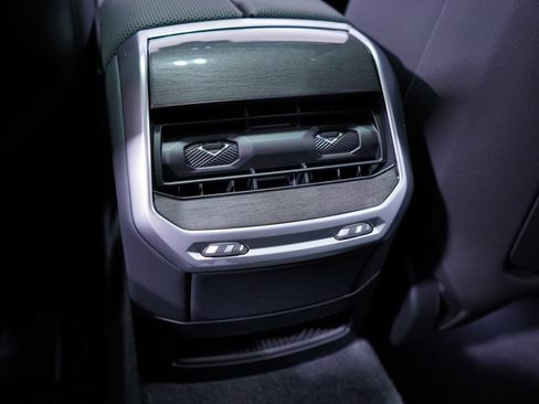 New 2026 BMW i7 xDrive60 AWD/4WD image 14