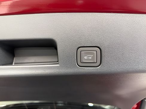 Used 2026 Buick Enclave Sport Touring w/ Power Package FWD image 39