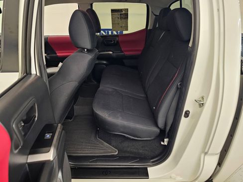Used 2022 Toyota Tacoma SR5 image 33