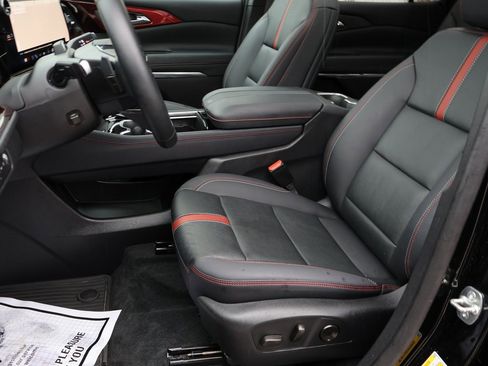 Certified 2024 Chevrolet Traverse RS image 45