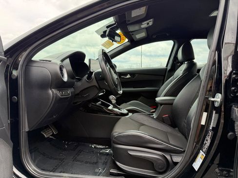 Used 2023 Kia Forte GT-Line w/ GT-Line Technology Package image 13