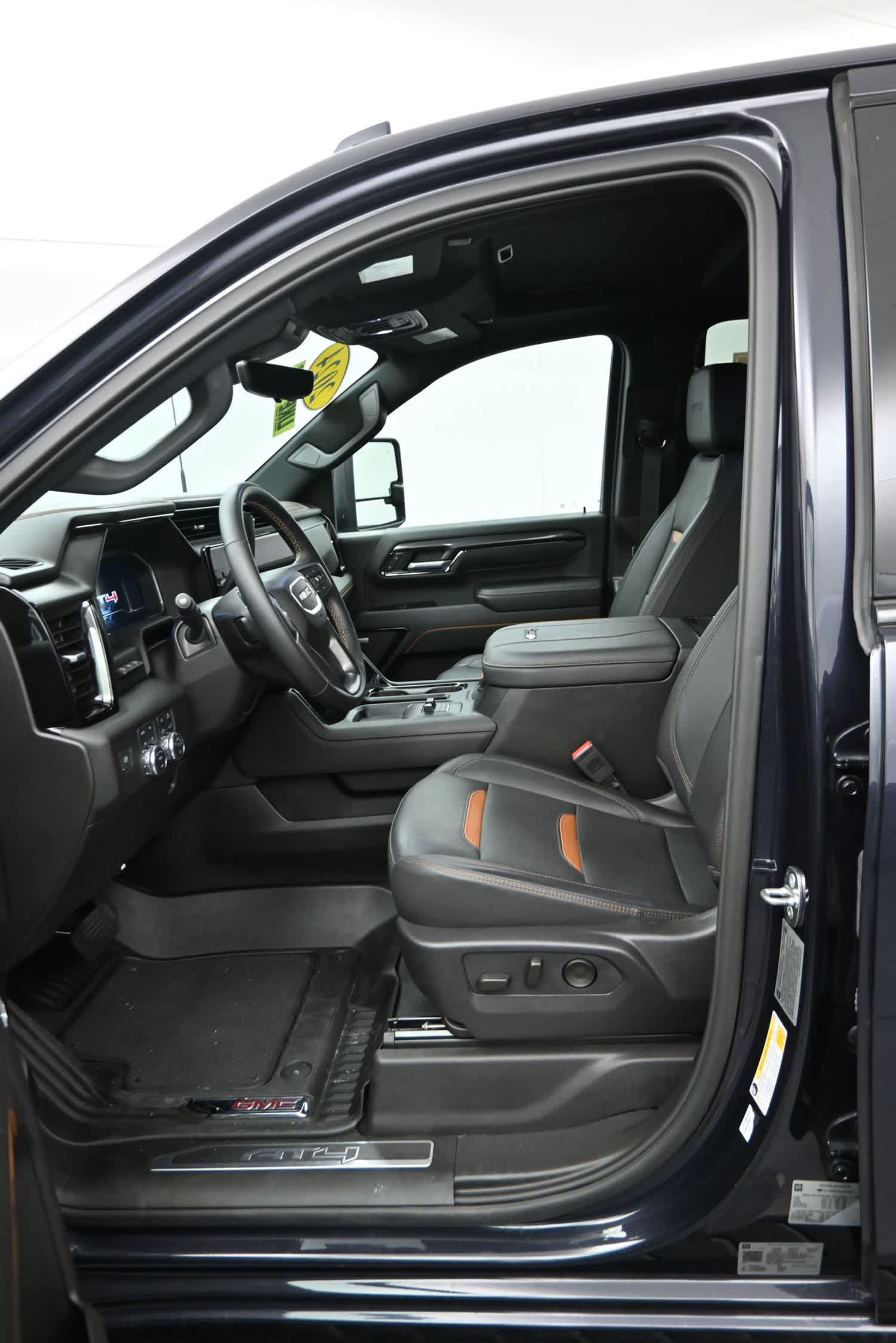 Used 2024 GMC Sierra 2500 AT4 w/ AT4 Premium Plus Package AWD/4WD image 13