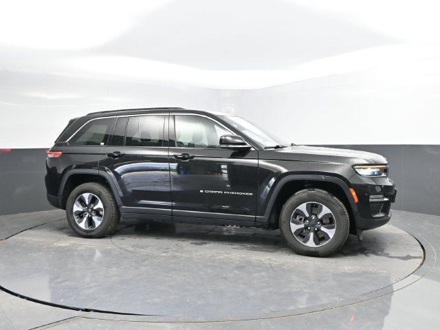 Used 2024 Jeep Grand Cherokee Limited 4xe AWD/4WD image 3