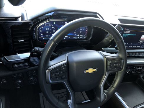 Used 2024 Chevrolet Silverado 2500 High Country w/ Technology Package image 18