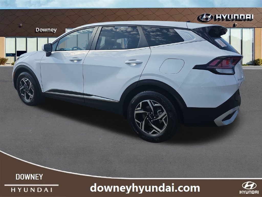Used 2025 Kia Sportage LX FWD image 3