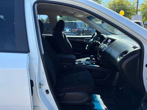 Used 2014 Nissan Pathfinder SL AWD/4WD image 16