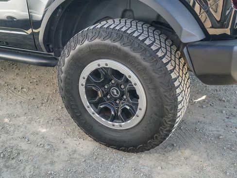 Used 2022 Ford Bronco Big Bend w/ Sasquatch Package AWD/4WD image 18