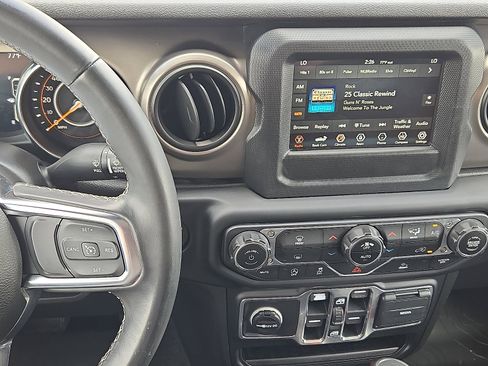 Used 2020 Jeep Gladiator Sport w/ Quick Order Package 24S image 12