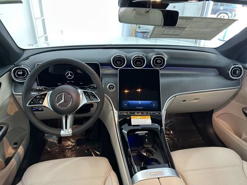 Used 2026 Mercedes-Benz GLC 300 image 21