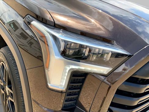 Used 2024 Toyota Tundra Limited AWD/4WD image 35