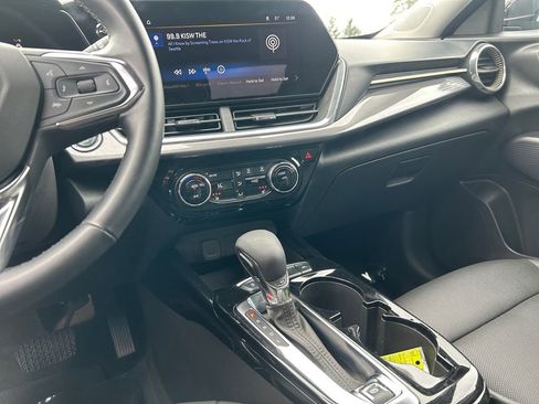 Used 2024 Chevrolet Trax ACTIV w/ Driver Confidence Package image 20