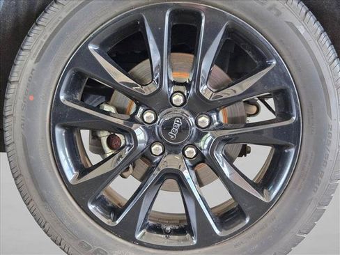 Used 2019 Jeep Grand Cherokee Altitude RWD image 26