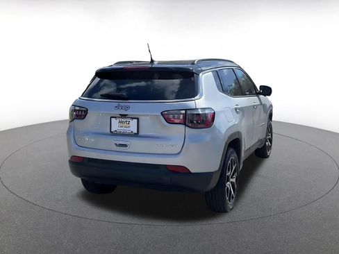 Used 2025 Jeep Compass Limited image 12