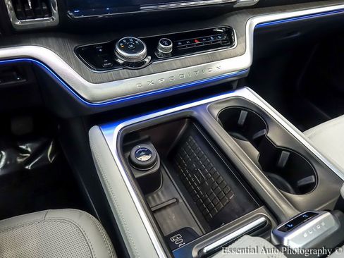 Used 2025 Ford Expedition Platinum w/ Platinum Ultimate Package image 21