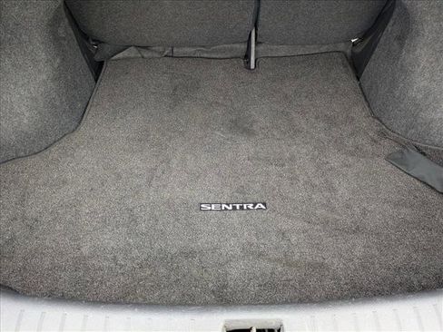 Used 2016 Nissan Sentra SL image 6