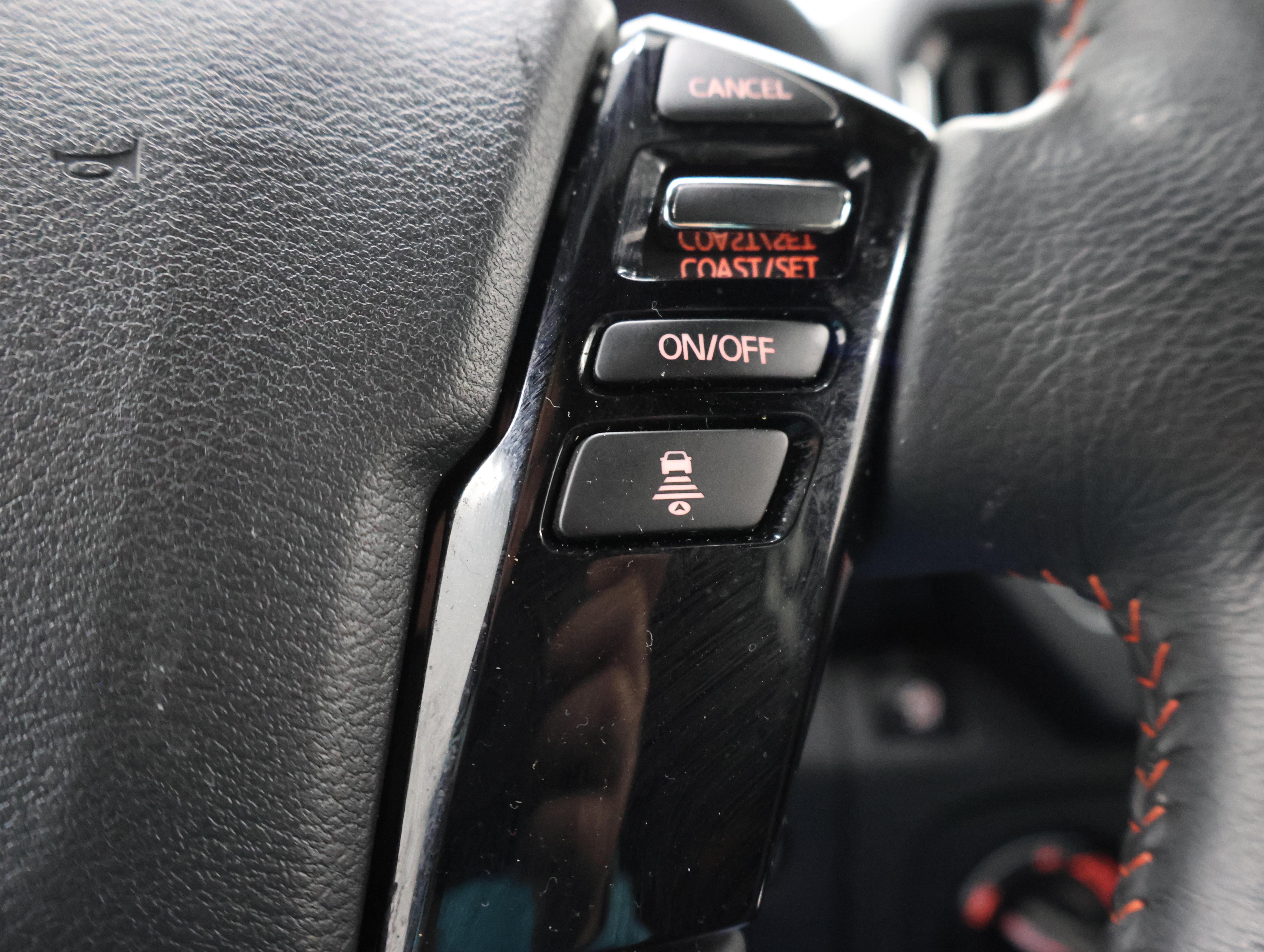 Used 2025 Nissan Frontier PRO-4X AWD/4WD image 14