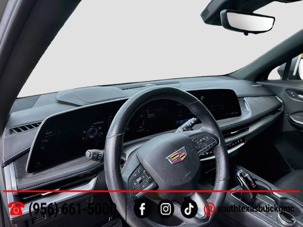 Used 2025 Cadillac XT4 Sport w/ LPO, Onyx Lite Package FWD image 12
