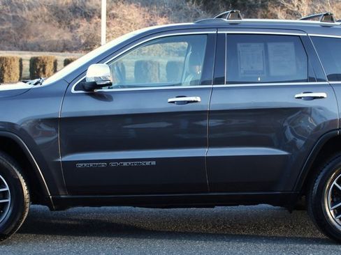 Used 2017 Jeep Grand Cherokee Limited w/ Luxury Group II image 9