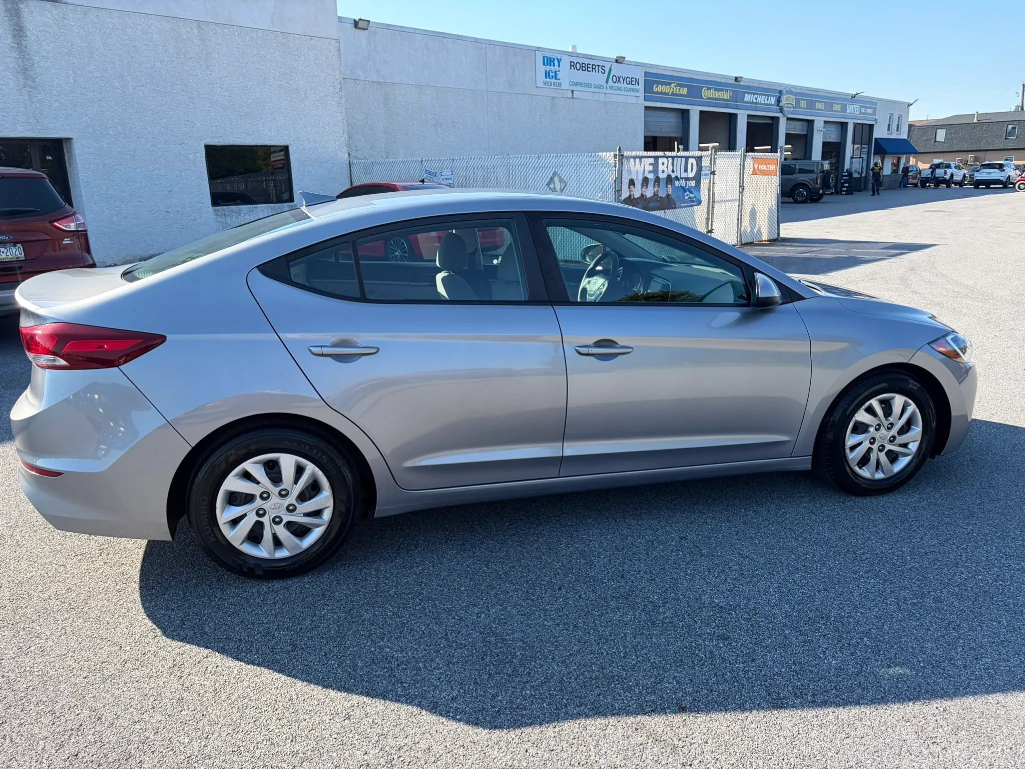 Used 2017 Hyundai Elantra SE FWD image 25