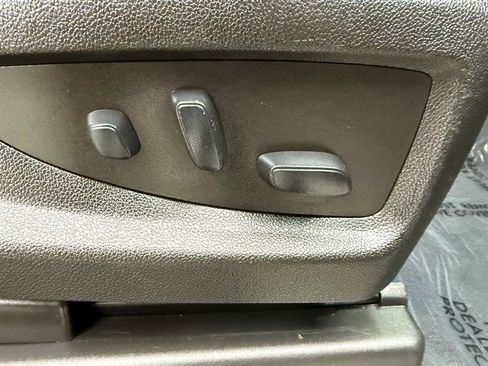 Used 2019 Chevrolet Suburban Premier image 17