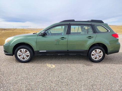 Used 2012 Subaru Outback 2.5i image 2