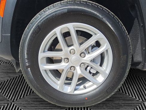 New 2025 Jeep Grand Cherokee Laredo X image 14