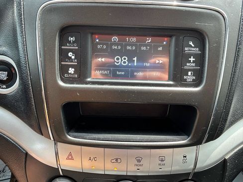Used 2018 Dodge Journey SE w/ Connectivity Group FWD image 23