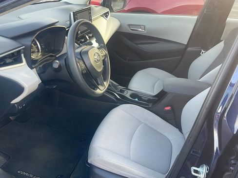 Used 2021 Toyota Corolla LE image 9