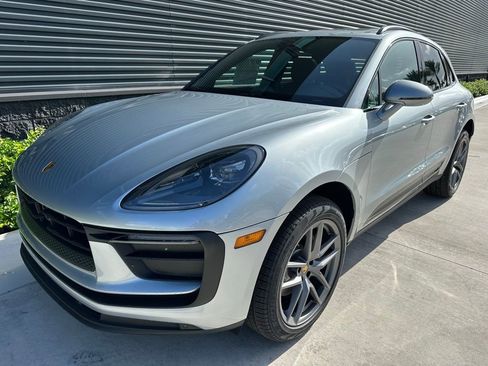 Certified 2025 Porsche Macan image 6