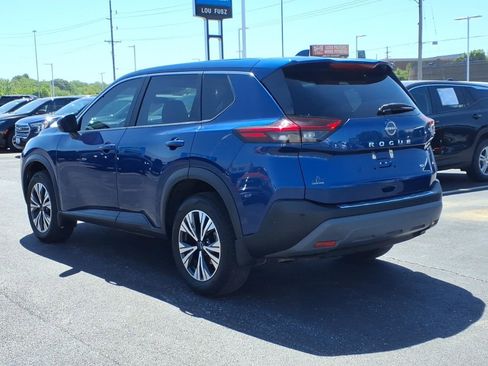 Used 2023 Nissan Rogue SV FWD image 5