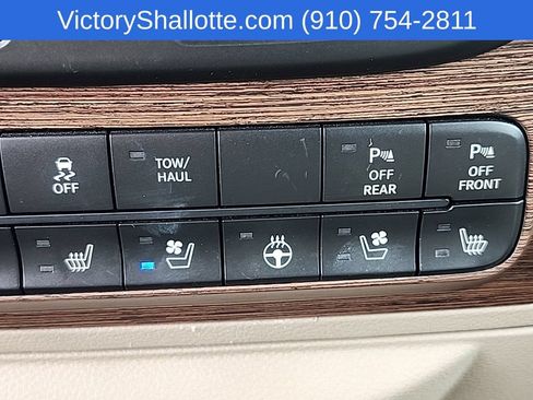 Used 2017 RAM 1500 Laramie AWD/4WD image 12