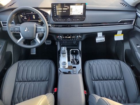 New 2026 Mitsubishi Outlander SEL image 2