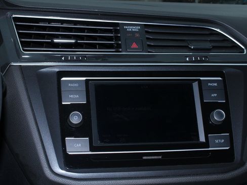Used 2019 Volkswagen Tiguan S FWD image 14