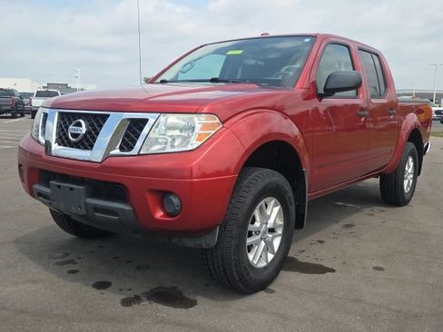Used 2014 Nissan Frontier SV AWD/4WD image 2