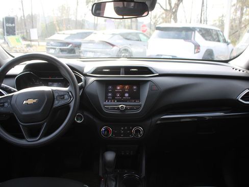 Used 2023 Chevrolet TrailBlazer LT image 24