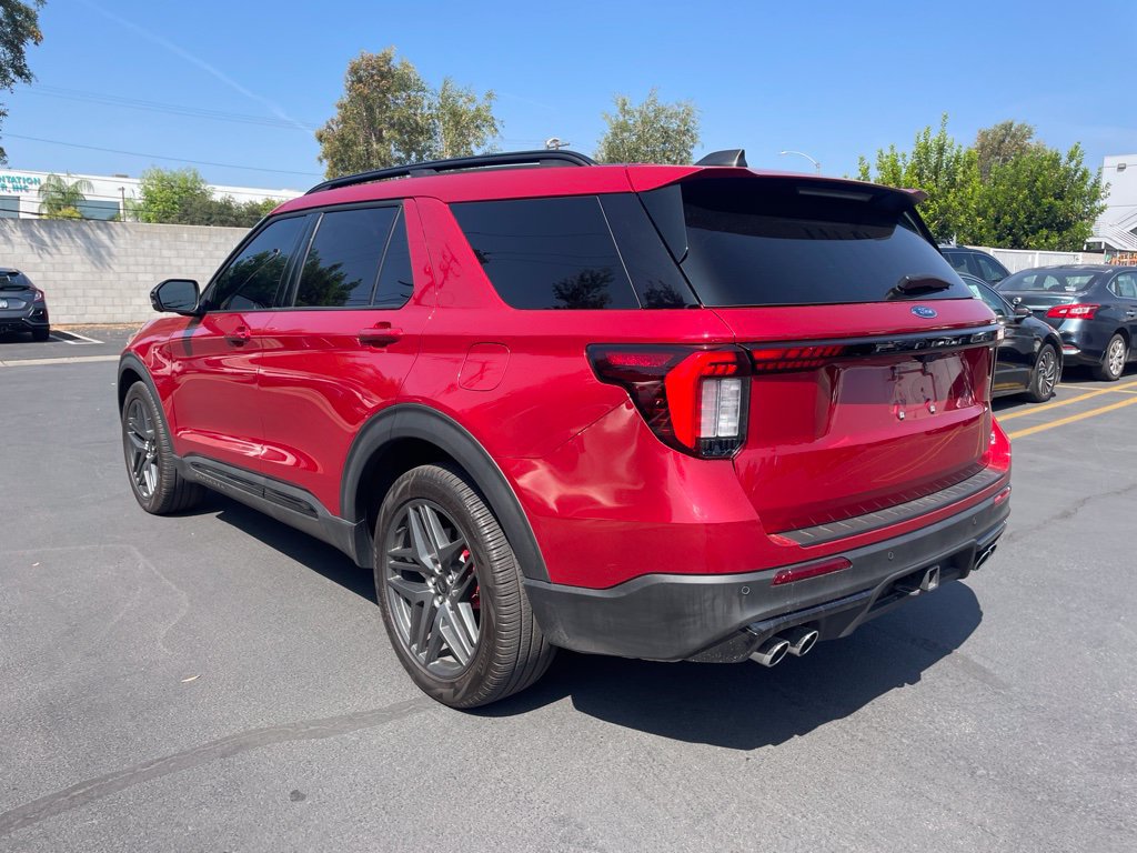 Used 2025 Ford Explorer ST w/ Sun And Sound Package AWD/4WD image 4