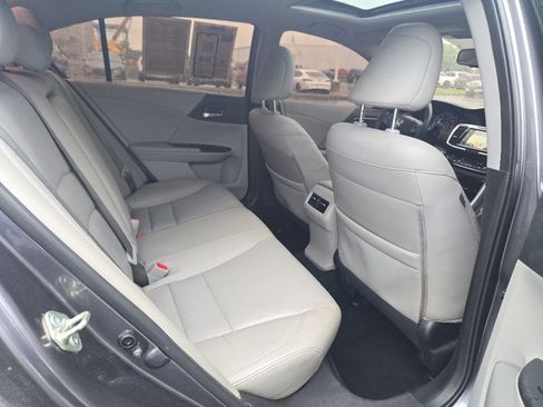 Used 2017 Honda Accord Touring image 33