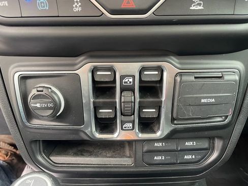 Used 2023 Jeep Wrangler Unlimited w/ Cold Weather Group AWD/4WD image 22