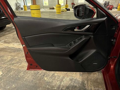 Used 2016 MAZDA MAZDA3 i Grand Touring image 31